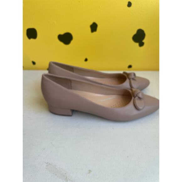 Easy Spirit Ballet Flats Shoes Pointed Womens 10.5 M Taupe Leather Preppy - Picture 3 of 6